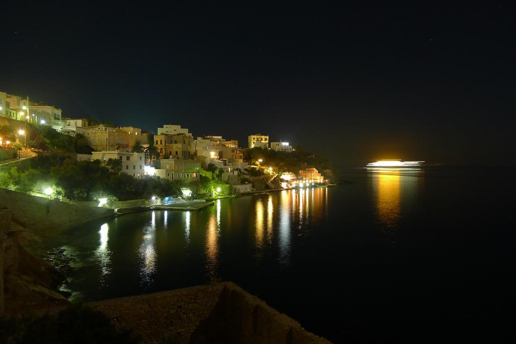 Apollonos Seafront Apartment Ermoupoli Esterno foto
